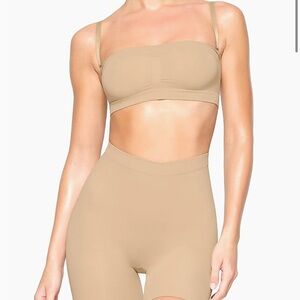 SKIMS seamless sculpt bandeau Clay M